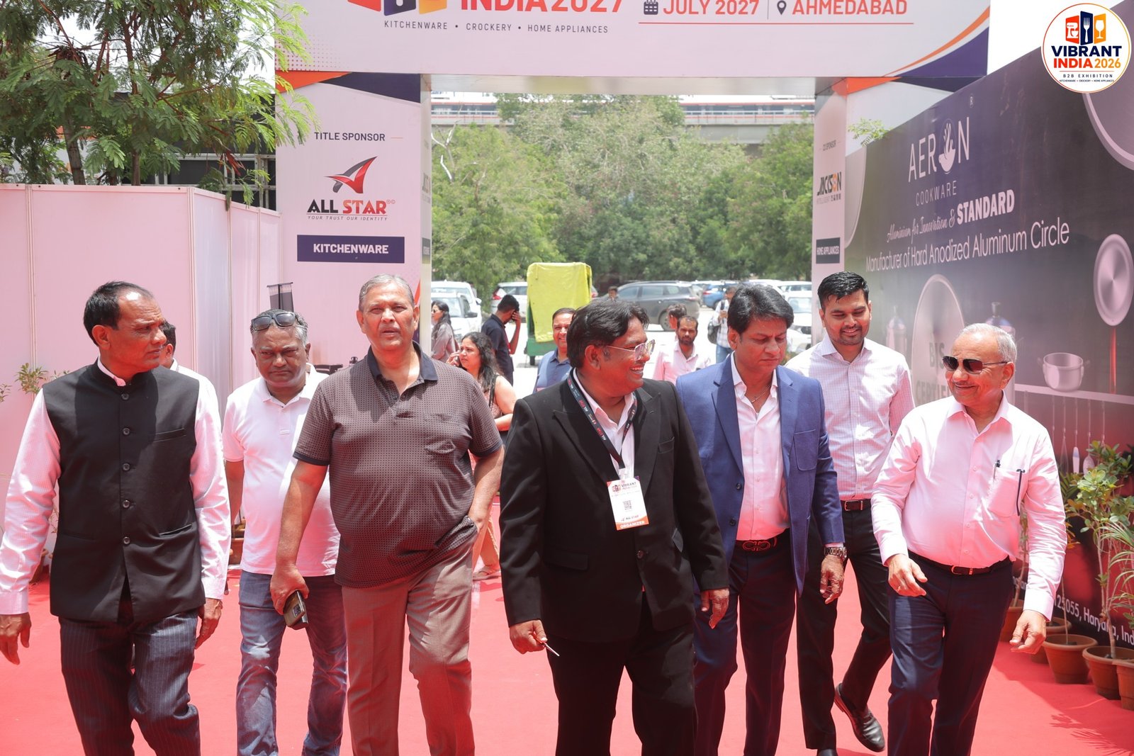 Chief guests entering the Vibrant India Fair venue